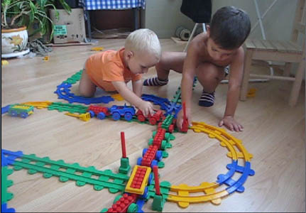 Выбираем детскую железную дорогу.
